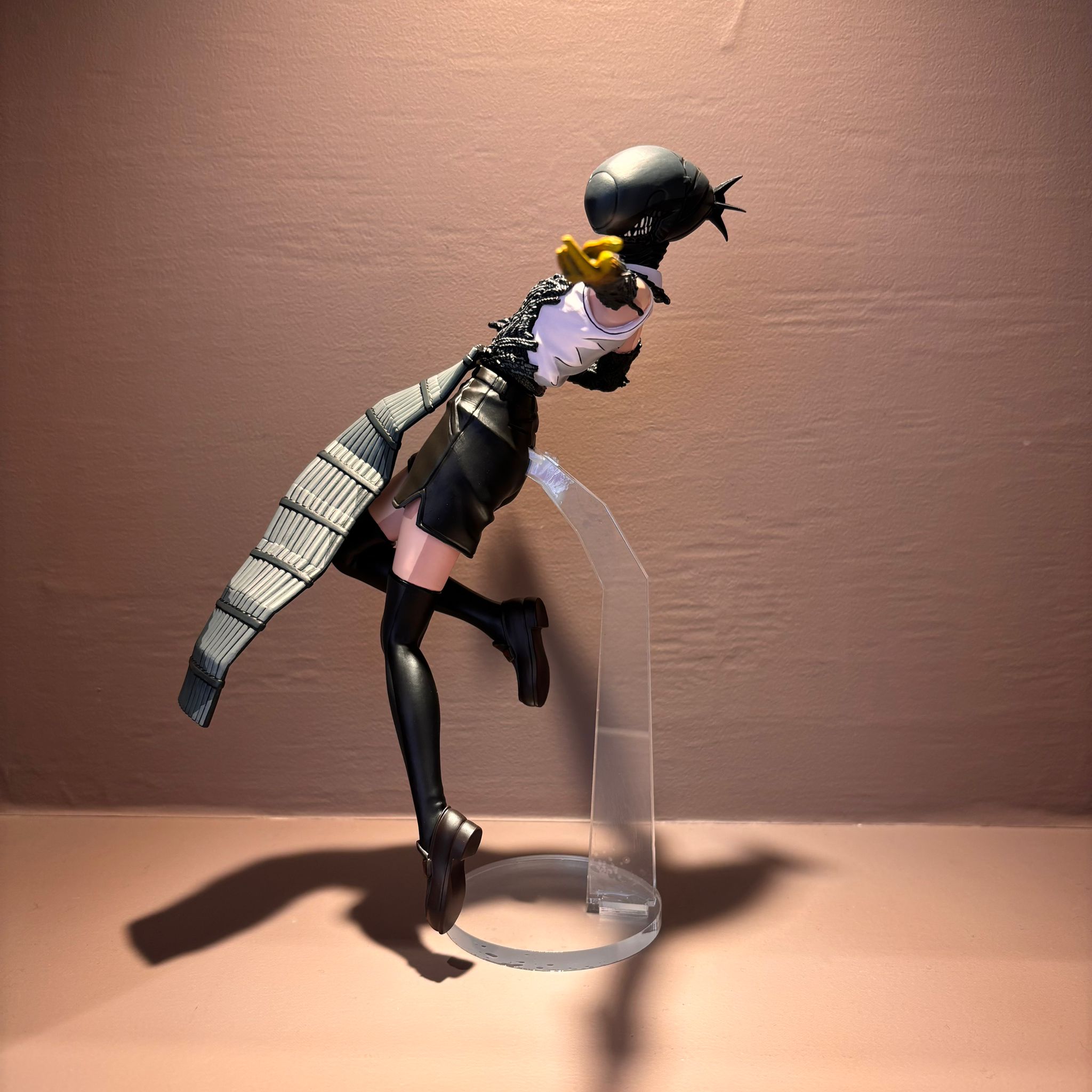 Chainsaw Man Repainted Figure (Bomb)