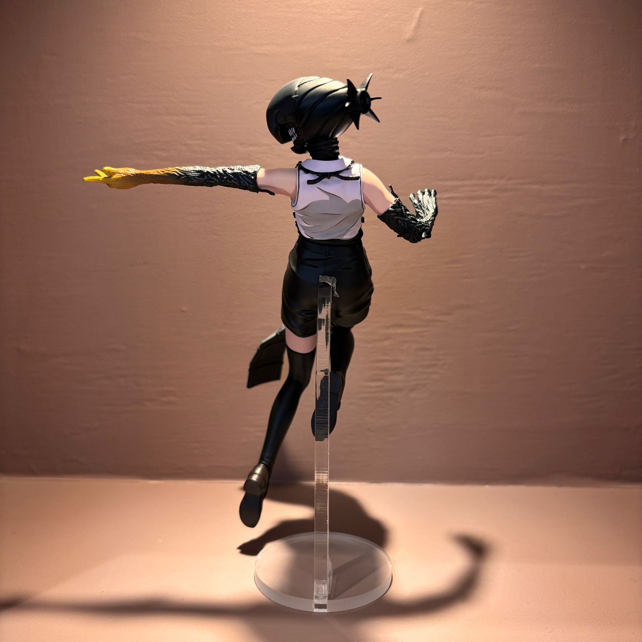 Chainsaw Man Repainted Figure (Bomb)