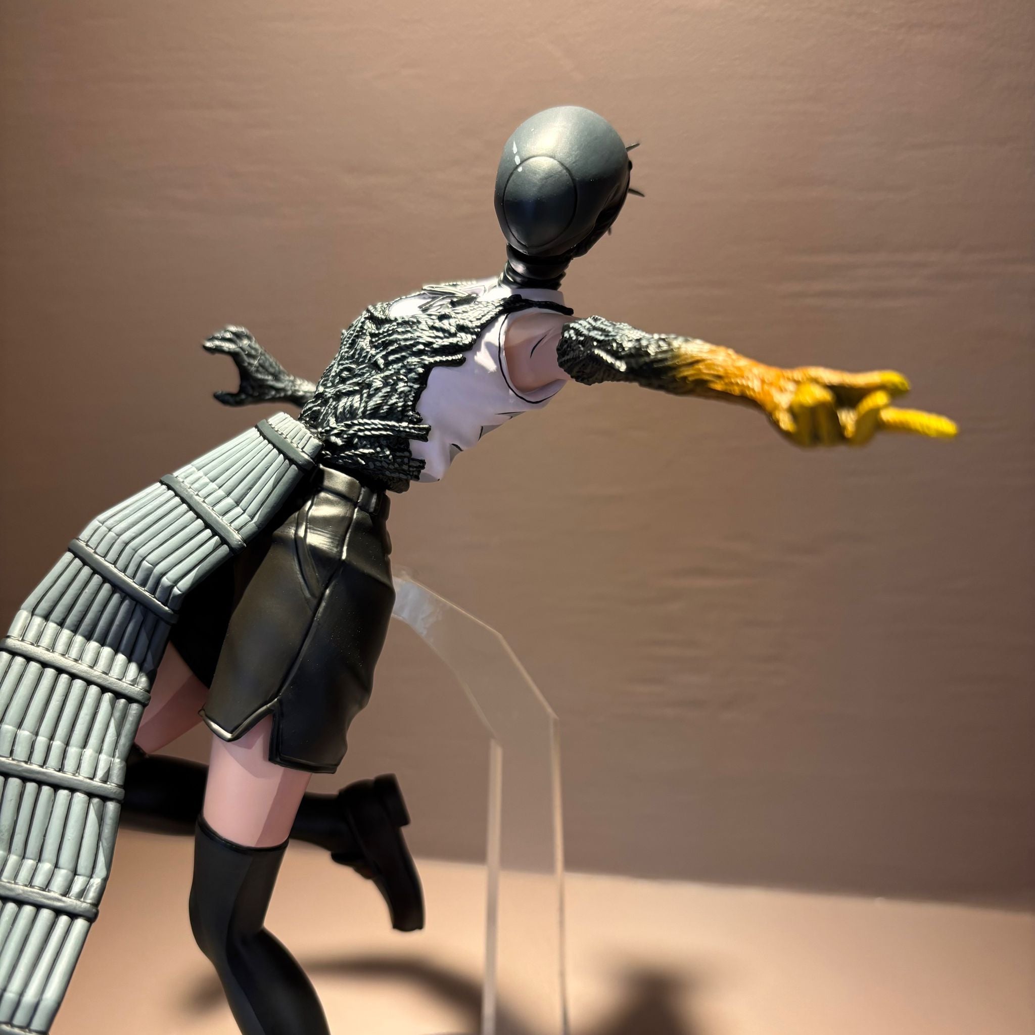 Chainsaw Man Repainted Figure (Bomb)