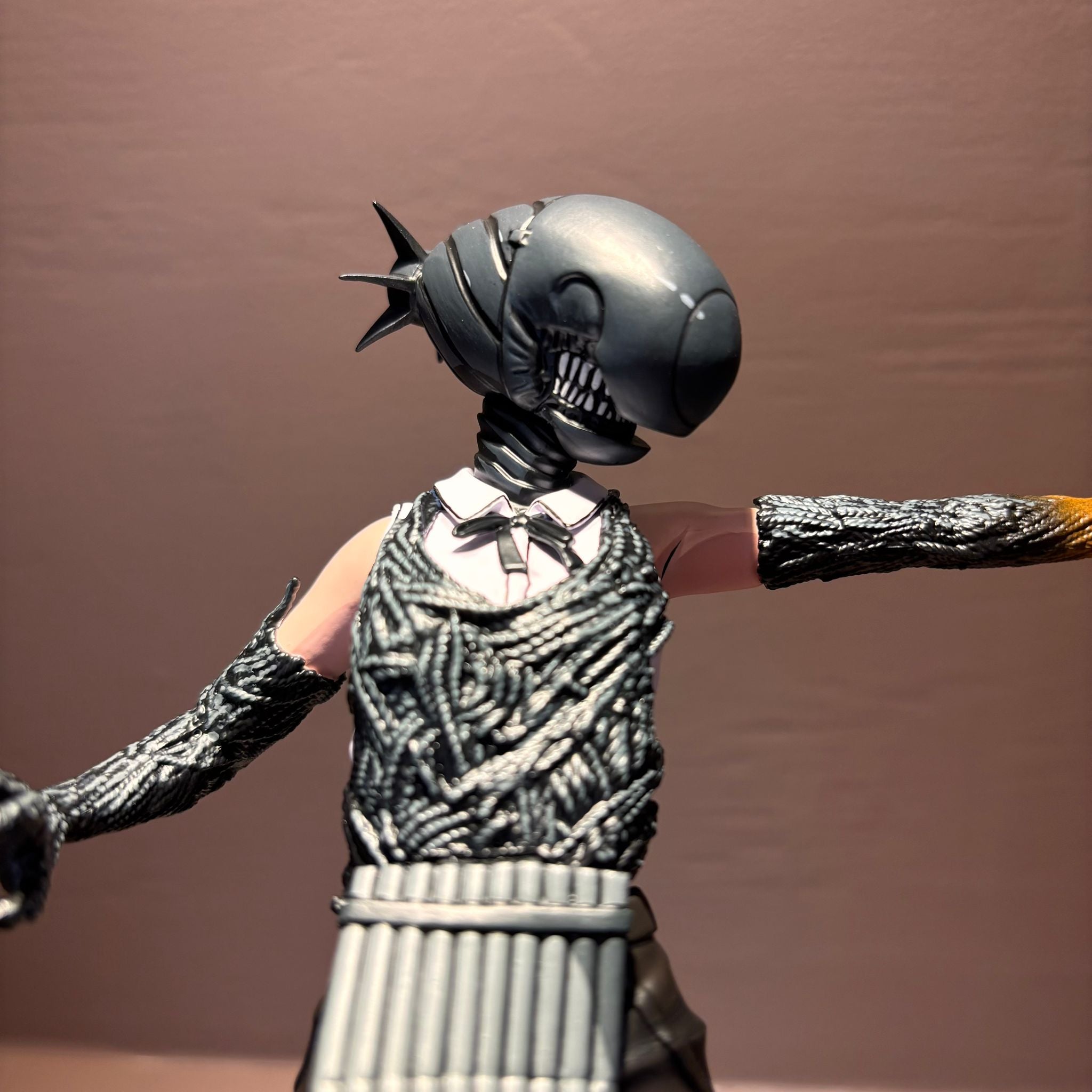 Chainsaw Man Repainted Figure (Bomb)
