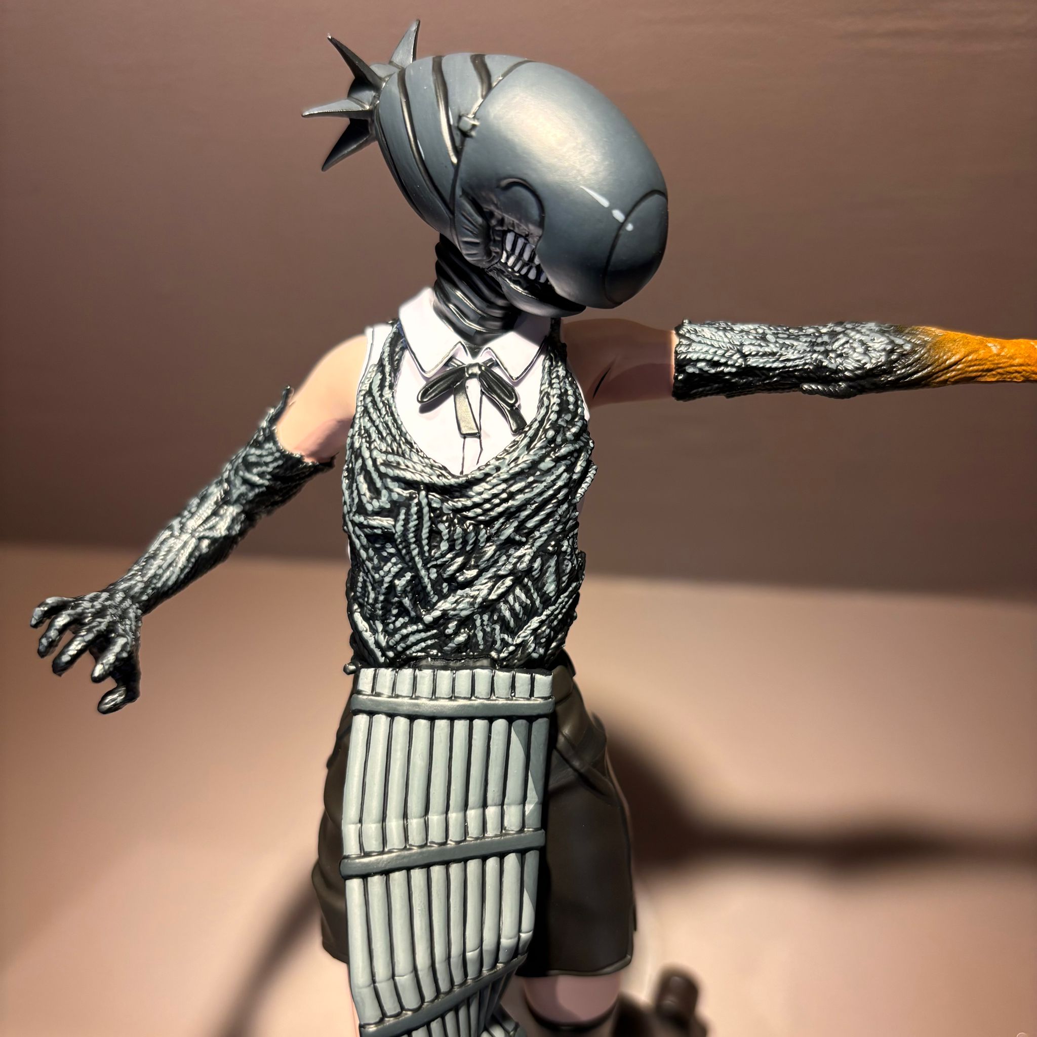 Chainsaw Man Repainted Figure (Bomb)