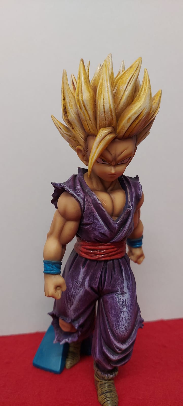 Figura repintada de Gohan de Dragon Ball